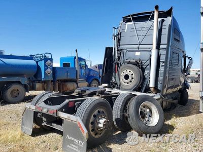 Trzecie zdjęcie samochodu z tyłu: 2023 VOLVO VNL SEMI TRUCK VIN:4V4NC9EJ3PN307487 - miniatura