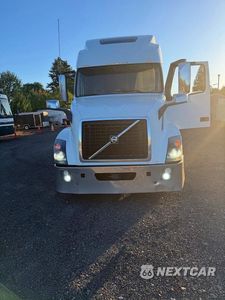Drugie zdjęcie samochodu z przodu: 2016 VOLVO VNL SEMI TRUCK VIN:4V4NC9EJ0GN931991 - miniatura