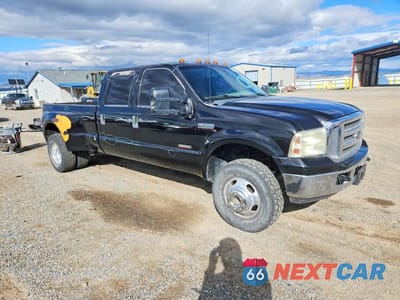 Czwarte zdjęcie samochodu z boku: 2005 FORD F350 SUPER DUTY VIN:1FTWW33P35ED33497 - miniatura