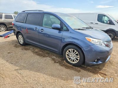 Czwarte zdjęcie samochodu z boku: 2015 TOYOTA SIENNA XLE 8-PASSENGER VIN:5TDYK3DC3FS640356 - miniatura