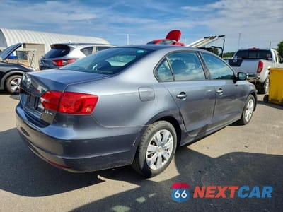 Trzecie zdjęcie samochodu z tyłu: 2011 VOLKSWAGEN JETTA SE VIN:3VWBZ7AJ9BM308747 - miniatura
