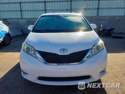 Piąte zdjęcie samochodu w środku: 2011 TOYOTA SIENNA XLE 7-PASSENGER VIN:5TDDK3DC3BS004643 - miniatura