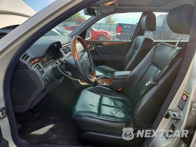 Zdjęcie 7 z 12 samochodu: 2000 MERCEDES-BENZ E 320 VIN:WDBJF65J3YB114676 - miniatura