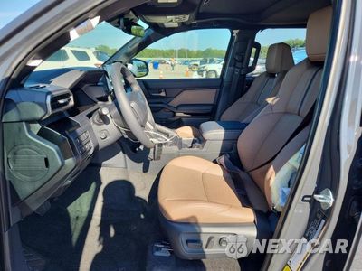 Zdjęcie 7 z 14 samochodu: 2026 TOYOTA 4RUNNER LIMITED VIN:JTEVA5BR2T5121661 - miniatura