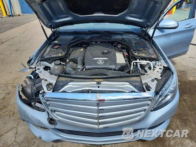 Zdjęcie 11 z 12 samochodu: 2015 MERCEDES-BENZ C 300 4MATIC VIN:55SWF4KB4FU022994 - miniatura