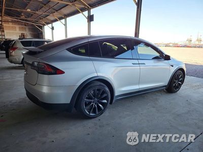 Trzecie zdjęcie samochodu z tyłu: 2017 TESLA MODEL X VIN:5YJXCBE21HF035655 - miniatura