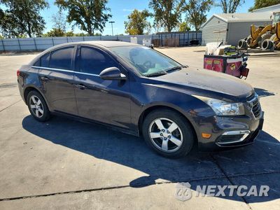 Czwarte zdjęcie samochodu z boku: 2015 CHEVROLET CRUZE LT VIN:1G1PC5SB0F7170644 - miniatura