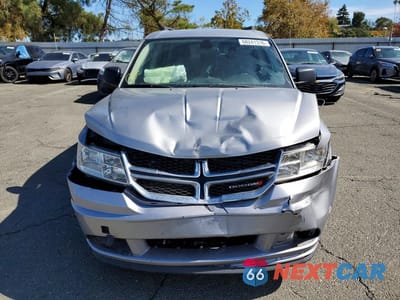 Piąte zdjęcie samochodu w środku: 2018 DODGE JOURNEY SE VIN:3C4PDDAGXJT249741 - miniatura