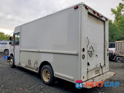 Drugie zdjęcie samochodu z przodu: 2006 FREIGHTLINER CHASSIS M LINE WALK-IN VAN VIN:4UZAANBW16CW07172 - miniatura