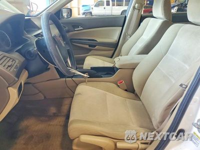 Zdjęcie 7 z 12 samochodu: 2010 HONDA ACCORD LX VIN:1HGCP2F33AA048126 - miniatura