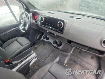 Zdjęcie 8 z 13 samochodu: 2024 MERCEDES-BENZ SPRINTER 2500 DELIVERY VAN VIN:W1Y4NDHY2RT161199 - miniatura