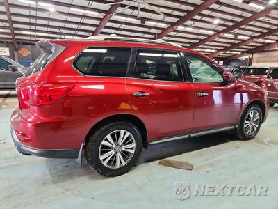 Trzecie zdjęcie samochodu z tyłu: 2018 NISSAN PATHFINDER S VIN:5N1DR2MM2JC665557 - miniatura