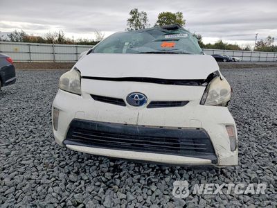 Piąte zdjęcie samochodu w środku: 2015 TOYOTA PRIUS THREE VIN:JTDKN3DU8F1947475 - miniatura