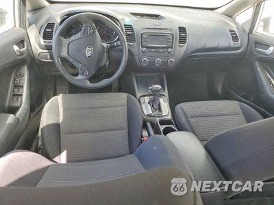 Zdjęcie 8 z 13 samochodu: 2017 KIA FORTE LX VIN:3KPFL4A73HE116560 - miniatura