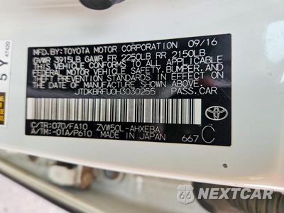 Zdjęcie 12 z 12 samochodu: 2017 TOYOTA PRIUS TWO VIN:JTDKBRFU0H3030255 - miniatura