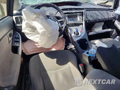 Zdjęcie 8 z 12 samochodu: 2015 TOYOTA PRIUS TWO VIN:JTDKN3DU2F0436480 - miniatura