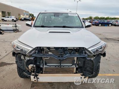 Piąte zdjęcie samochodu w środku: 2022 TOYOTA 4RUNNER TRD OFF-ROAD PREMIUM VIN:JTERU5JR2N6017842 - miniatura
