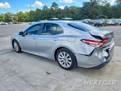 Drugie zdjęcie samochodu z przodu: 2018 TOYOTA CAMRY LE VIN:4T1B11HK9JU140653 - miniatura