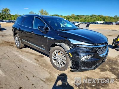 Czwarte zdjęcie samochodu z boku: 2023 BUICK ENCLAVE AVENIR VIN:5GAEVCKW4PJ268176 - miniatura