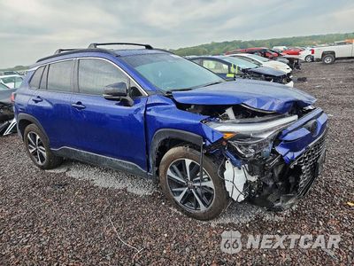 Czwarte zdjęcie samochodu z boku: 2025 TOYOTA COROLLA CROSS HYBRID XSE VIN:7MUFBABG0SV078031 - miniatura