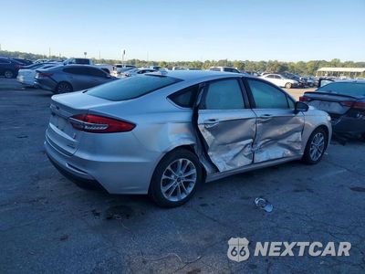 Trzecie zdjęcie samochodu z tyłu: 2019 FORD FUSION SE VIN:3FA6P0LU8KR226929 - miniatura