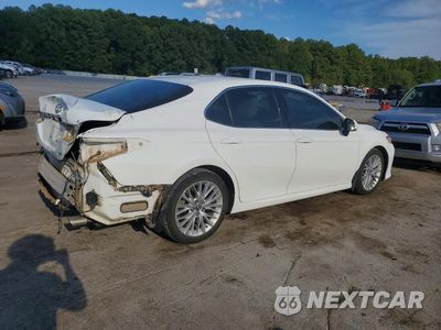 Trzecie zdjęcie samochodu z tyłu: 2018 TOYOTA CAMRY XLE VIN:4T1B11HK0JU111672 - miniatura