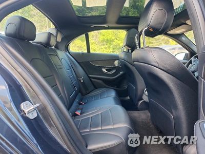 Zdjęcie 10 z 12 samochodu: 2016 MERCEDES-BENZ C 300 4MATIC VIN:55SWF4KB3GU117600 - miniatura