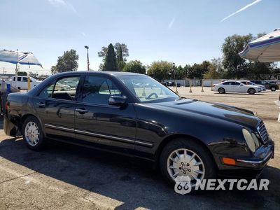 Czwarte zdjęcie samochodu z boku: 2000 MERCEDES-BENZ E 320 VIN:WDBJF65G1YA966874 - miniatura