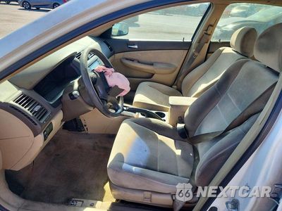 Zdjęcie 7 z 12 samochodu: 2005 HONDA ACCORD EX VIN:JHMCM567X5C001275 - miniatura