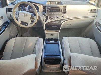 Zdjęcie 8 z 13 samochodu: 2011 TOYOTA SIENNA LE VIN:5TDKK3DC0BS082868 - miniatura