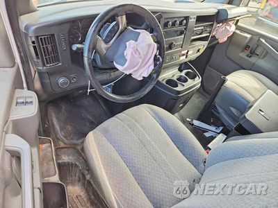 Zdjęcie 8 z 12 samochodu: 2019 CHEVROLET EXPRESS G2500 VIN:1GCWGAFP2K1304122 - miniatura