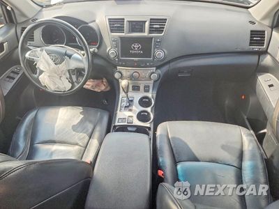 Zdjęcie 8 z 13 samochodu: 2012 TOYOTA HIGHLANDER SE VIN:5TDBK3EH0CS110888 - miniatura