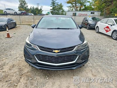 Piąte zdjęcie samochodu w środku: 2017 CHEVROLET CRUZE LT VIN:1G1BE5SM5H7269047 - miniatura