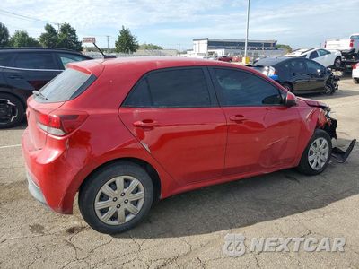 Trzecie zdjęcie samochodu z tyłu: 2022 KIA RIO S VIN:3KPA25AD0NE506343 - miniatura