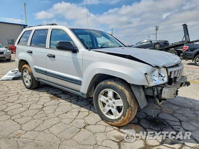 Czwarte zdjęcie samochodu z boku: 2005 JEEP GRAND CHEROKEE LAREDO VIN:1J4GS48K65C583339 - miniatura