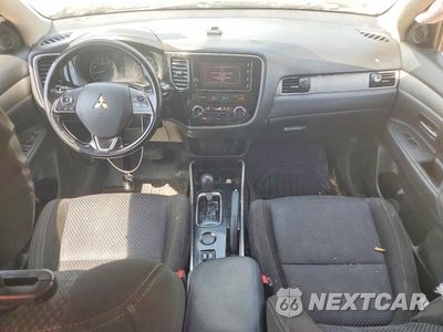 Zdjęcie 8 z 12 samochodu: 2017 MITSUBISHI OUTLANDER SE VIN:JA4AD3A3XHZ022785 - miniatura