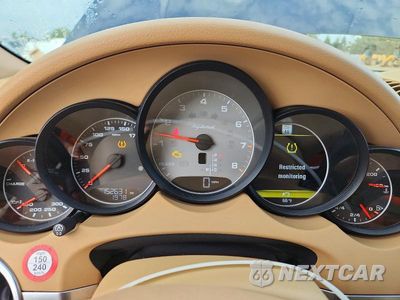 Zdjęcie 9 z 13 samochodu: 2012 PORSCHE CAYENNE S HYBRID VIN:WP1AE2A26CLA92458 - miniatura