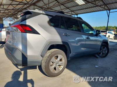 Trzecie zdjęcie samochodu z tyłu: 2022 TOYOTA RAV4 XLE VIN:4T3RWRFV7NU077142 - miniatura