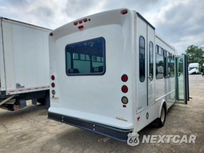 Czwarte zdjęcie samochodu z boku: 2023 FORD ECONOLINE E450 SUPER DUTY CUTAWAY VAN VIN:1FDFE4FN7PDD17150 - miniatura