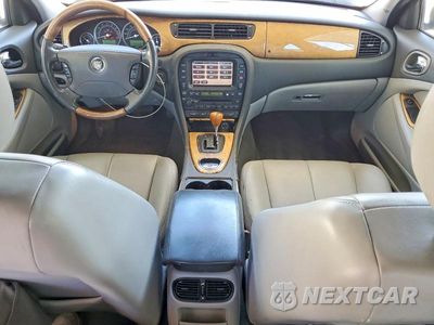 Zdjęcie 8 z 12 samochodu: 2006 JAGUAR S-TYPE VIN:SAJWA01A26FN56316 - miniatura