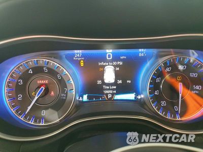 Zdjęcie 9 z 12 samochodu: 2018 CHRYSLER 300 LIMITED VIN:2C3CCAKG9JH268552 - miniatura