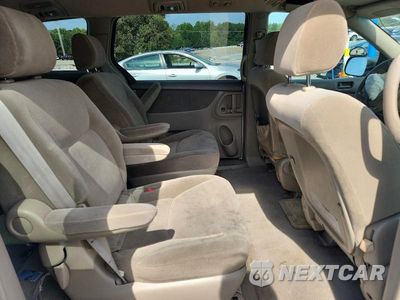 Zdjęcie 11 z 13 samochodu: 2004 TOYOTA SIENNA LE 7 PASSENGER VIN:5TDZA23C54S171495 - miniatura