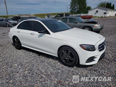 Czwarte zdjęcie samochodu z boku: 2019 MERCEDES-BENZ E 300 4MATIC VIN:WDDZF4KB5KA571837 - miniatura