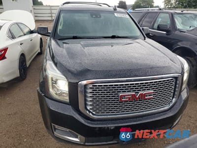 Piąte zdjęcie samochodu w środku: 2017 GMC YUKON DENALI VIN:1GKS2CKJ1HR238462 - miniatura