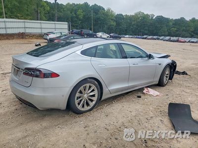 Trzecie zdjęcie samochodu z tyłu: 2016 TESLA MODEL S VIN:5YJSA1E2XGF159769 - miniatura