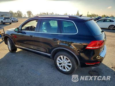 Drugie zdjęcie samochodu z przodu: 2014 VOLKSWAGEN TOUAREG V6 VIN:WVGEF9BP1ED005884 - miniatura