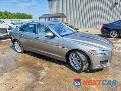 Czwarte zdjęcie samochodu z boku: 2020 JAGUAR XF PREMIUM VIN:SAJBJ4FX1LCY85914 - miniatura