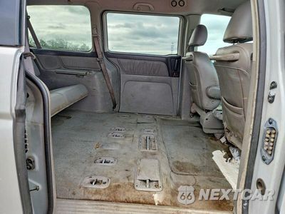 Zdjęcie 11 z 13 samochodu: 2002 HONDA ODYSSEY EXL VIN:2HKRL18942H582259 - miniatura