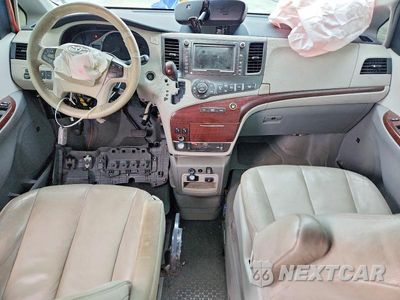 Zdjęcie 8 z 13 samochodu: 2012 TOYOTA SIENNA XLE 8-PASSENGER VIN:5TDYK3DC5CS248605 - miniatura