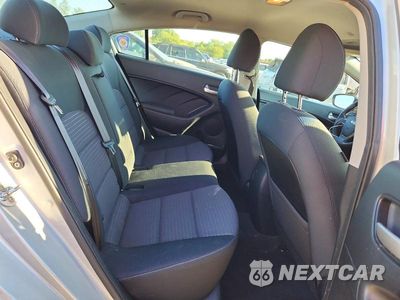 Zdjęcie 10 z 12 samochodu: 2017 KIA FORTE LX VIN:3KPFL4A78HE084950 - miniatura